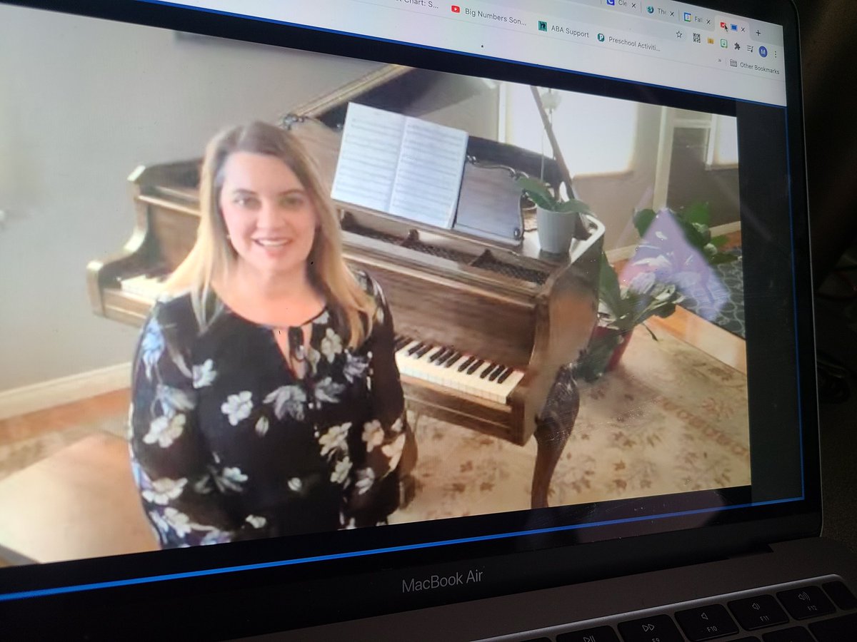 macosta52's tweet photo. 📣Special shout out to @Classics4Kids we enjoyed #GirlsRockWomen's History Month Meet and Greet #virtualfield #music #amazing @FallbrookStem @JKniseley1 @Mrs_Enriquez_5 https://t.co/NHwDkHJknQ