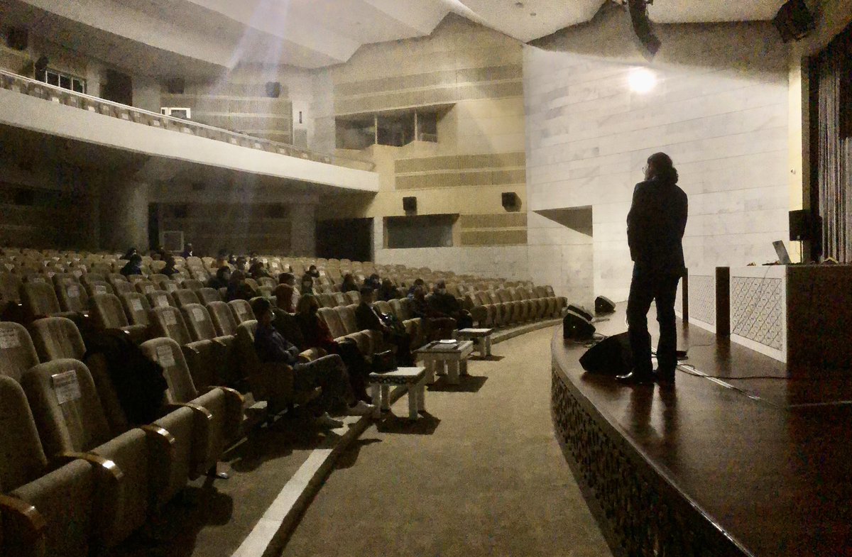 KOMEK Fotoğraf Atölyesi etkinliklerine ve eğitimlerine pandemi kurallarına uyarak devam ediyor. Mart ayı ilk toplantısında sunumlar ve fotoğraflar değerlendirildi. 
Toplantı sonunda çalışmalarını değerlendiren atölye üyeleri bir sonraki oturumda buluşmak üzere ayrıldılar.