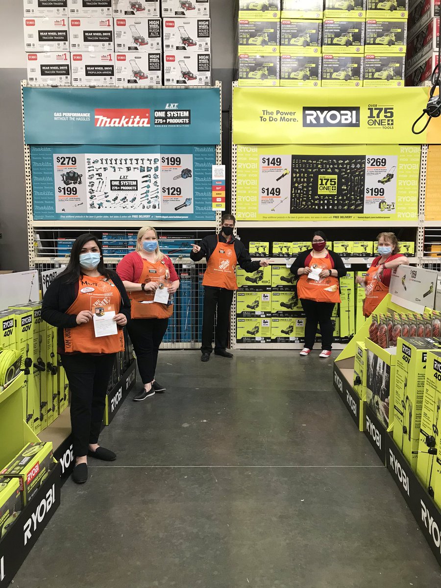 Wow, what a great day at the Ceres store. Recognizing some fantastic leaders. Great job to Mayra, Melissa and Sandy, all 3 are absolutely engaged in their business. 👏