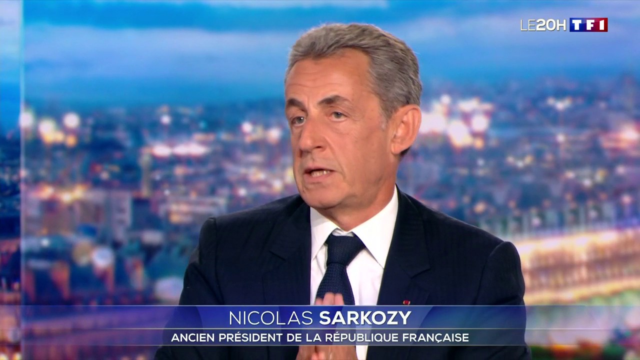 En Suède, on démissionne pour un Toblerone, en France on écoute complaisamment un caïd impliqué dans 11 affaires jouer la dignité outragée au 20h de TF1 en trainant la justice dans la boue.
C’est l’exception culturelle...
#Sarkozy #TF1
https://t.co/v5Bdmog5p4