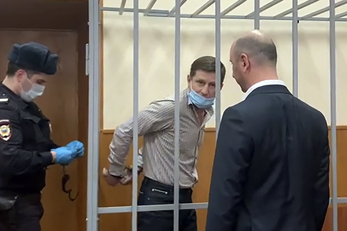 Рассматривается уголовное дело по обвинению