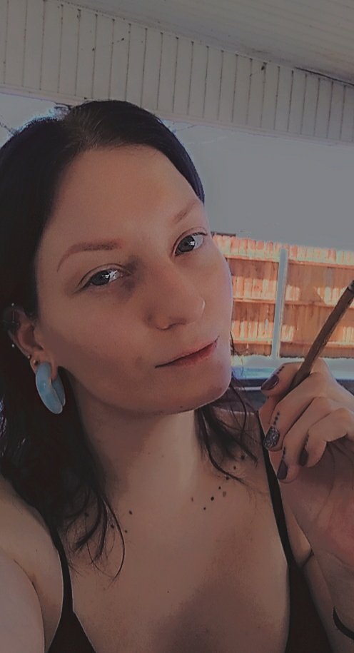 Violet_Storm_'s tweet photo. https://t.co/4cAxCH57ht
Follow Me 🖤
👑Kush Queen💦Hot Tub Time🥵 https://t.co/afj402Wk6c