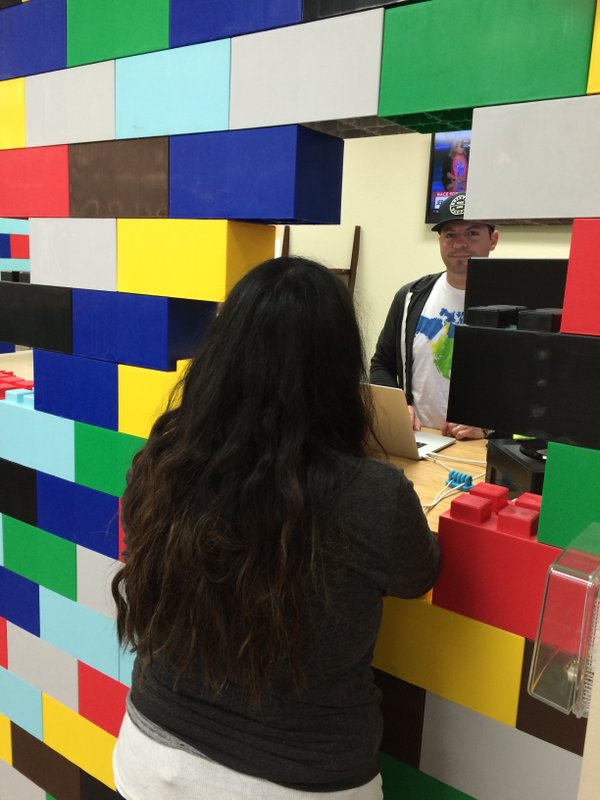 EverBlock's tweet photo. Create separation within the office using #EverBlock. Be bold, be bright, be safe & have fun at the same time!
#coworkingspace #modularwall #officewall #officedividers #creativespace #workspaceideas #deskdivider #cooloffice #interiordesign #officewalls #officepartition #blockwall https://t.co/wR7h0JEpZ1