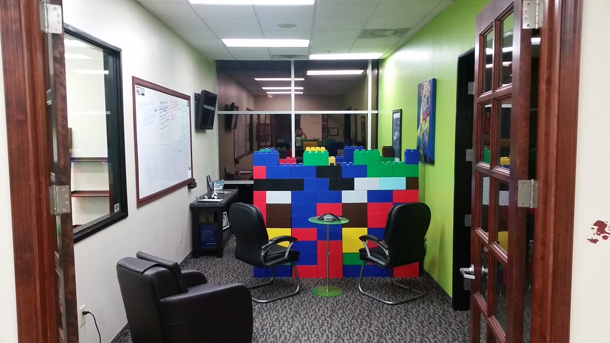 EverBlock's tweet photo. Create separation within the office using #EverBlock. Be bold, be bright, be safe & have fun at the same time!
#coworkingspace #modularwall #officewall #officedividers #creativespace #workspaceideas #deskdivider #cooloffice #interiordesign #officewalls #officepartition #blockwall https://t.co/wR7h0JEpZ1