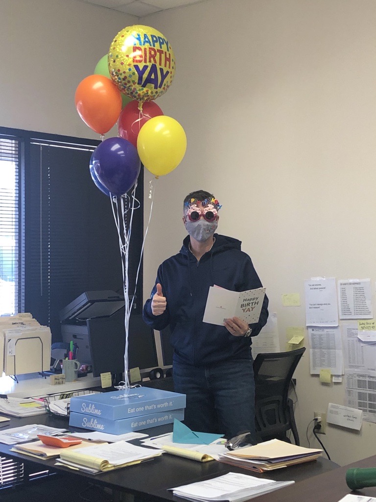 HeatTrak's tweet photo. Join us in wishing the brains behind the brand, Hillel, our CEO a very Happy Birthday!
#HeatTrak #heattrakmats #birthday #birthdayboy #celebrate #balloons #happybirthday https://t.co/xXxGlyb6fO