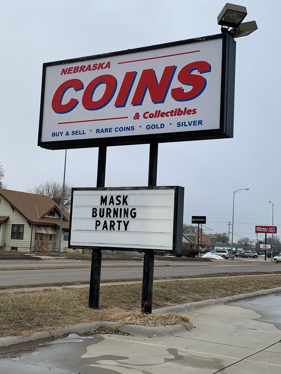 AllenGlaser5's tweet photo. The mask mandate has been lifted here... https://t.co/DZwVyyj0yo