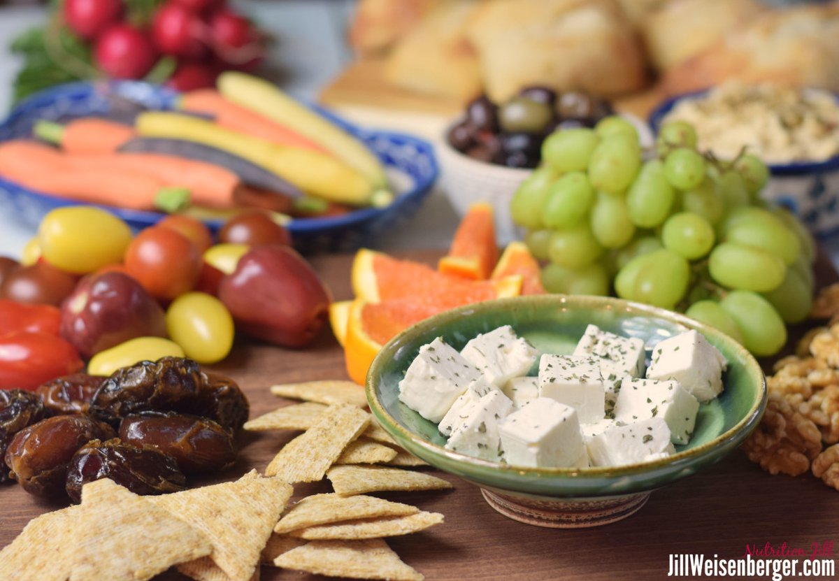 Interested in the Mediterranean diet? Here's how to start tonight jillweisenberger.com/10-ways-follow… #mediterraneandiet #healthyeatin #healthydiet