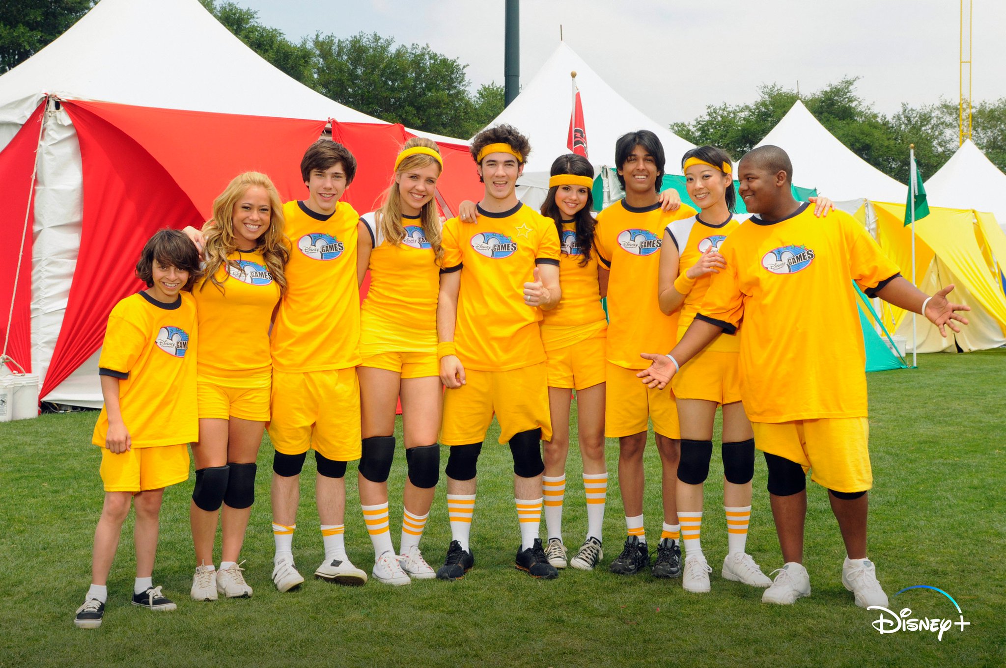 Disney+ on Twitter "GAME ON. Choose your Disney Channel Games team 💛