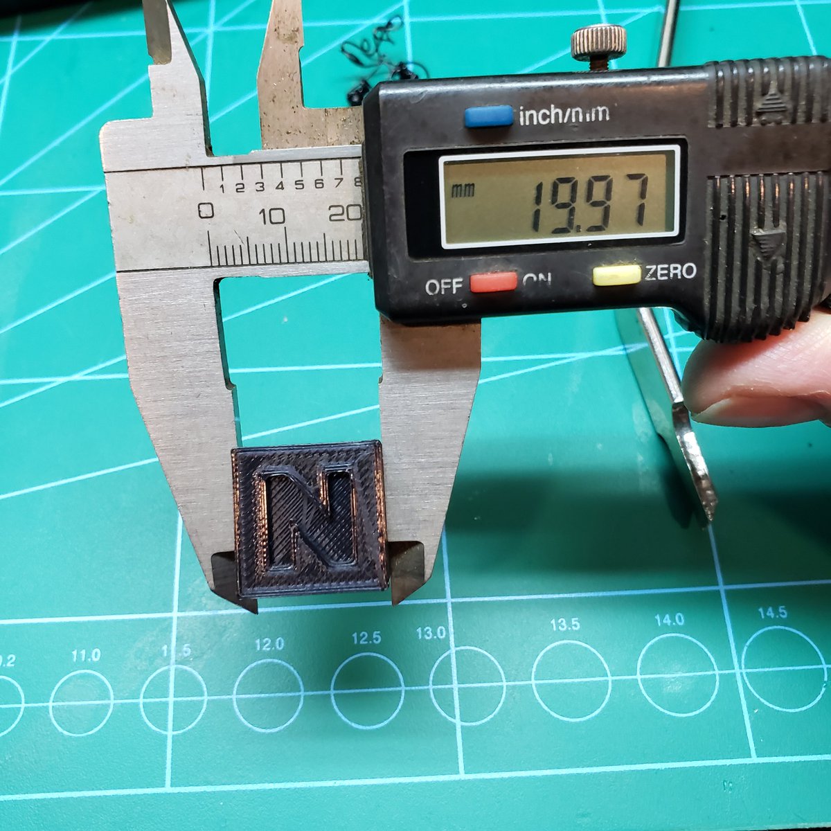 DutchCan's tweet image. My first 3d printer, 1st print. 
Not bad..not bad at all @ 157$ USD👍. @joeltelling @loyalmoses @ChuckHellebuyck @TRONXY3#TronxySlicer #AutoLeveling#Tronxy_XY_2_Pro