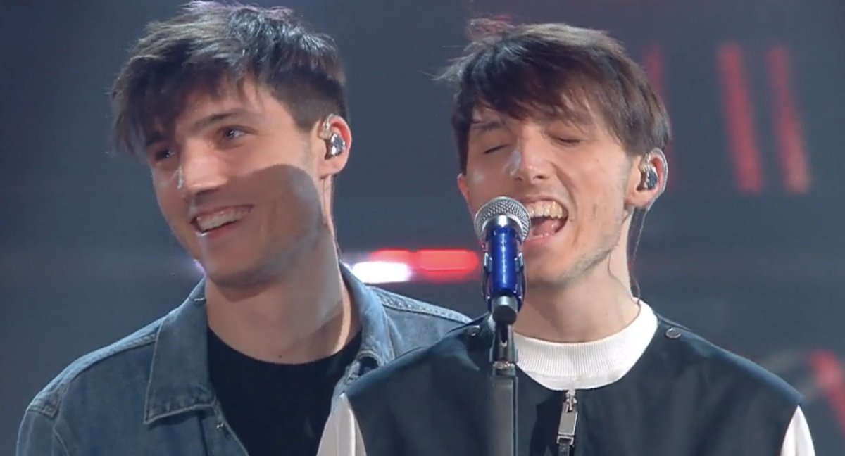 LiveSpinoza's tweet photo. Per un attimo ho temuto che fossero gemelli siamesi.
[@redfabiuz] https://t.co/gRZCT8xjw4