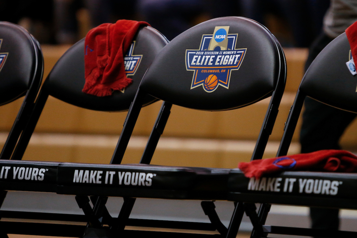 NCAADII's tweet photo. The final #D2WBB regional rankings are 𝐻𝐸𝑅𝐸 🏀🏆🔥.

Does your team rank #1?: https://t.co/JFI3fYifoi. https://t.co/0qRWU7Ahlc