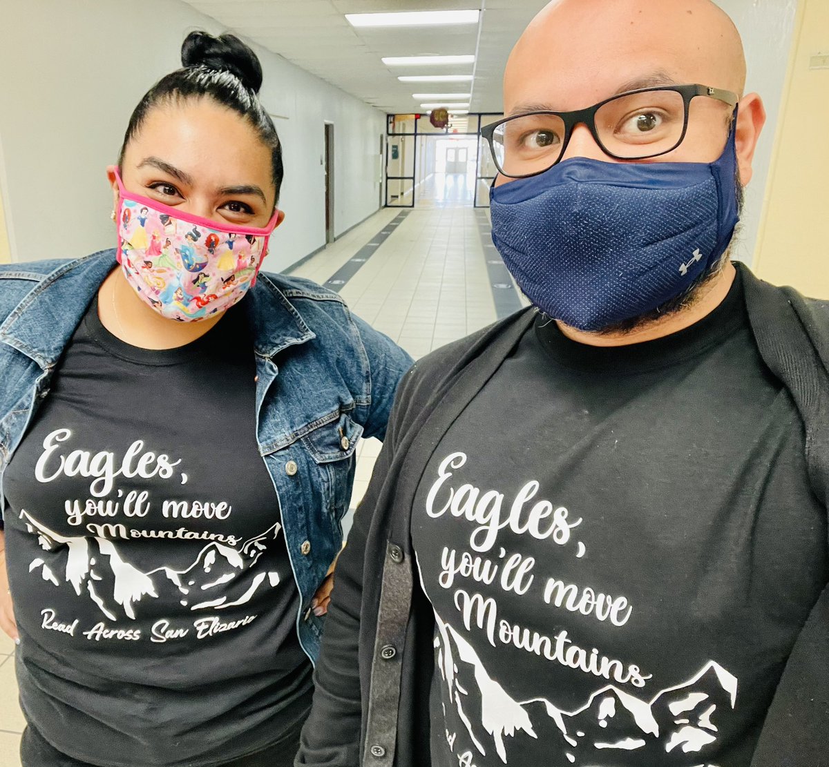MrsErikaMorales's tweet photo. Eagles, you’ll move mountains! 🦅 Thanks to @MoncloaMoncloa for making these shirts for us. 2 teachers will get to win their own on Friday! #ReadAcrossSanElizario #ReadAcrossAmerica #SanEliNation #SEHSTheBest https://t.co/dpGBtau9UL