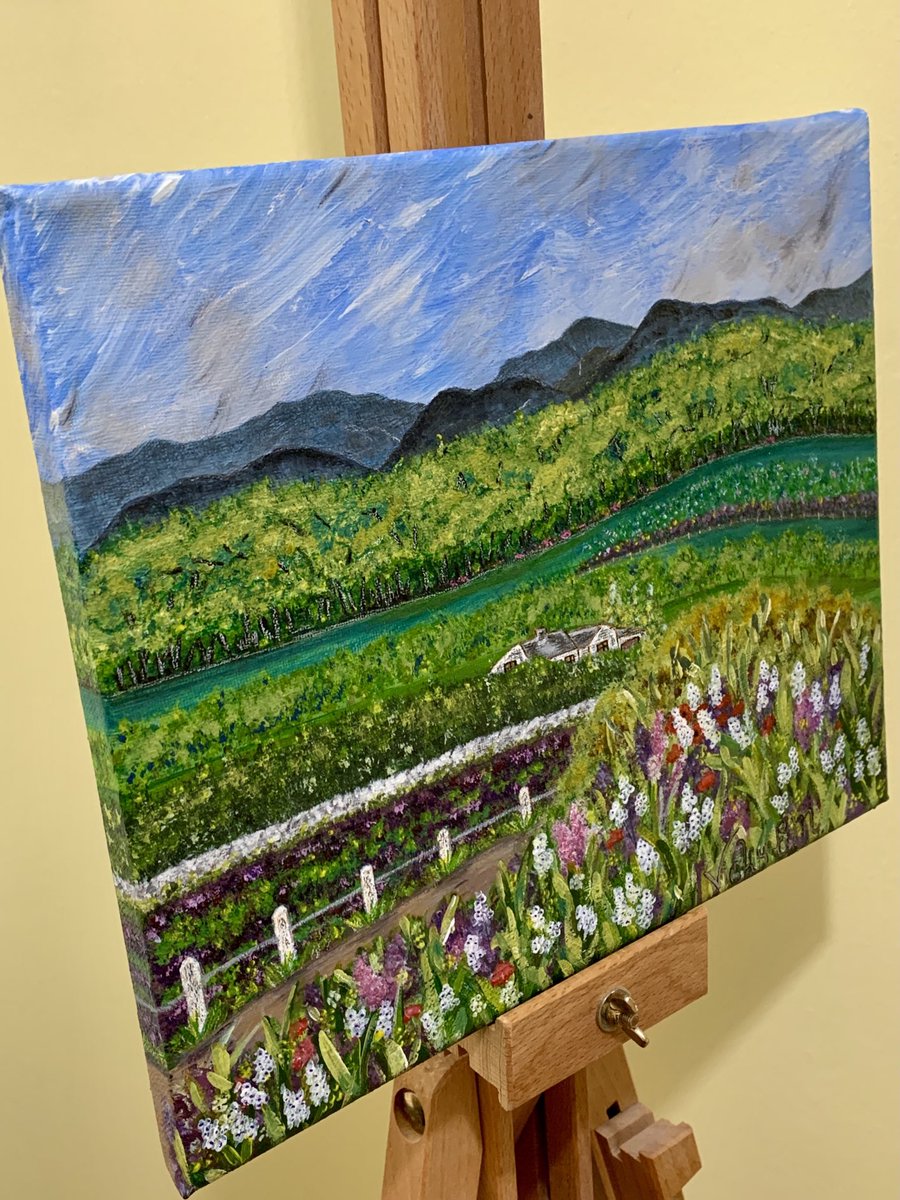 Hello everyone on #HandmadeHour 😊my #artwork tonight is my #acrylic #painting on box #canvas 🎨all sides #painted and fully varnished #SurroundedByNature🌳