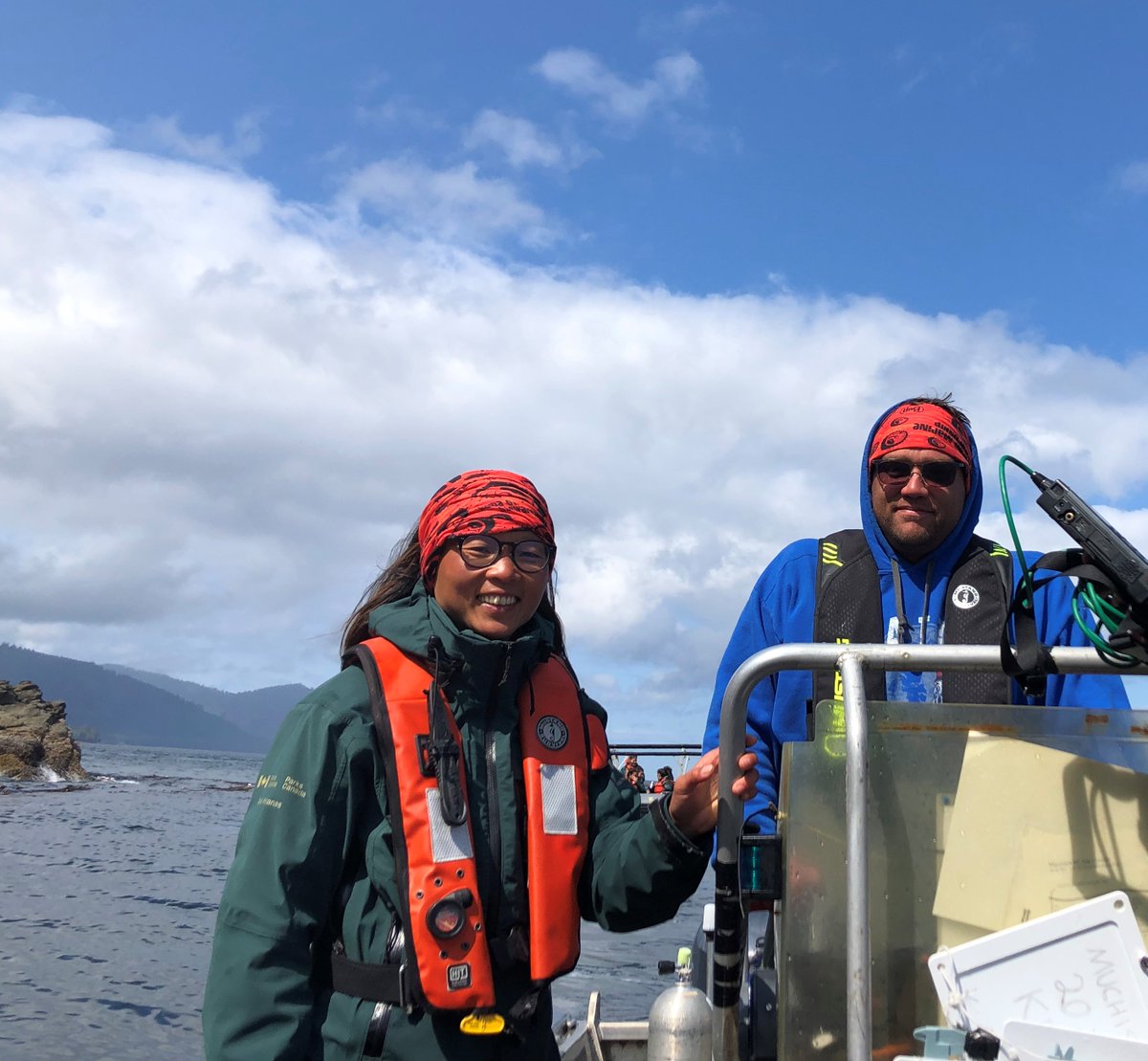 Lynn is a #MarineEcologist #GwaiiHaanas who does some fascinating work for #ParksCanada! 🐟 One example? She led the development + implementation of the marine monitoring program and marine portion of the #SpeciesAtRisk plan at Gwaii Haanas! 😊 #WomenInSTEM