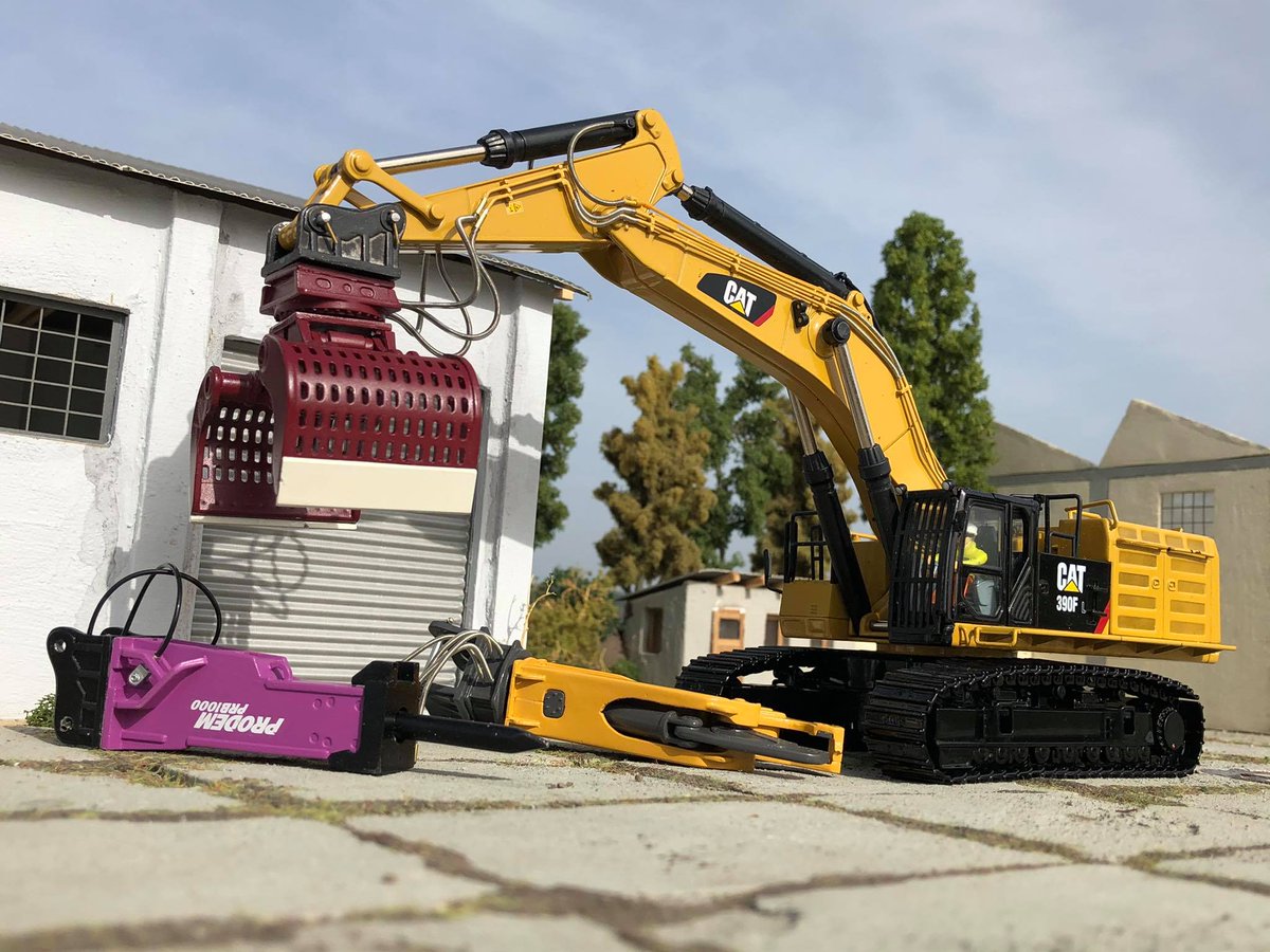 Gaz520's tweet photo. Cat 390f, before and after. https://t.co/WYGT50JACt