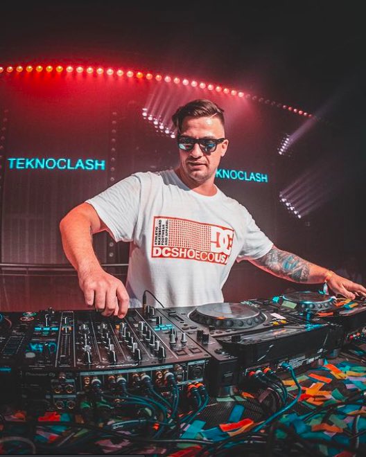 bassconmassive's tweet photo. Basscon: Recon Vol. 1 compilation album OUT FRIDAY, March 5 on Basscon Records. 🔥 #bassconmassive
PRE-SAVE NOW → https://t.co/iIGznX74vW
#Maxxus @teknoclash @_waterspirit @SOREN_MUSIC https://t.co/5kH9oyA8wR