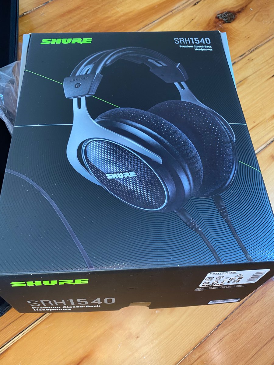 Unboxing new audio wired headphones. Boy it’s good. Soundstage is so much better than previous. So glad I got the Shure 1540s. @shure these are my second pair from you. Can’t wait to give these a few weeks of use. @headfi helped a lot with clear reviews. #shure #hifi #headphones https://t.co/BgsFUzBTBK