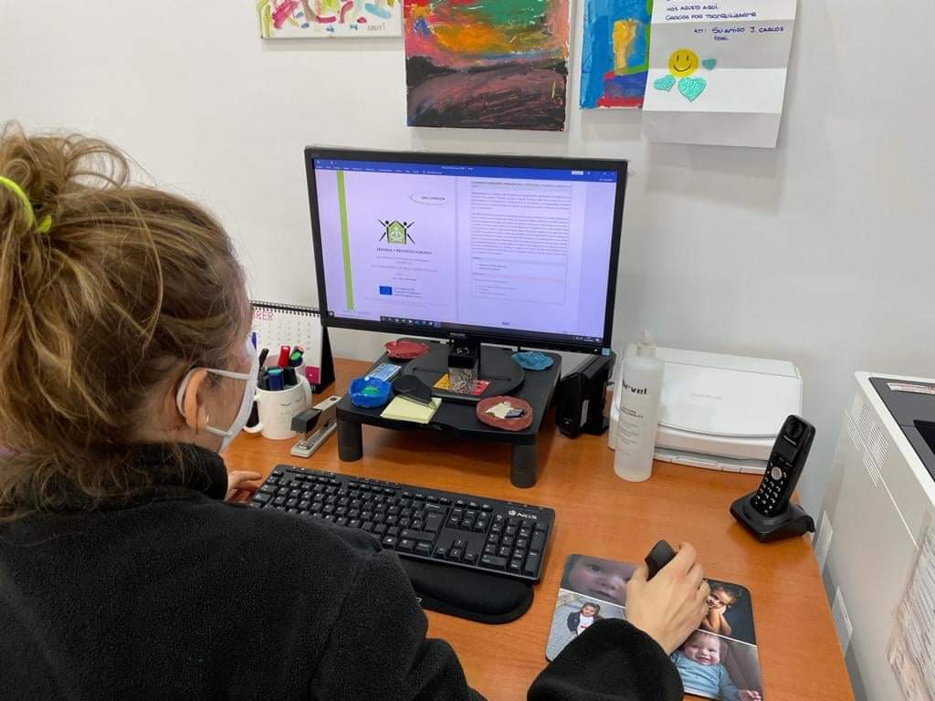 FundacionSASM's tweet photo. 📚Los materiales desarrollados para el proyecto ZERO Coerción, que entrena en intervención en crisis, se encuentran en proceso de traducción a diversos idiomas. En breve lo subiremos a la plataforma online.

#ErasmusPlusES  #zerocoercion @sepiegob

+ info: https://t.co/D6NWtmkxSU https://t.co/EgLWGV6y6v