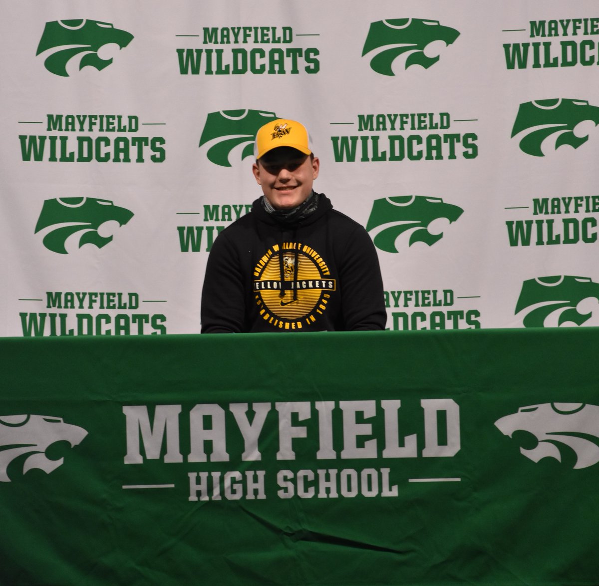 Congratulations to the latest Wildcats making college commitments!  Charlotte Hantus-Oberlin (Cross Country \u0026 Swimming) Ricky Chilson-Baldwin  Wallace (Football) Eddie Barch-Baldwin Wallace (Football), image size:1200x1174