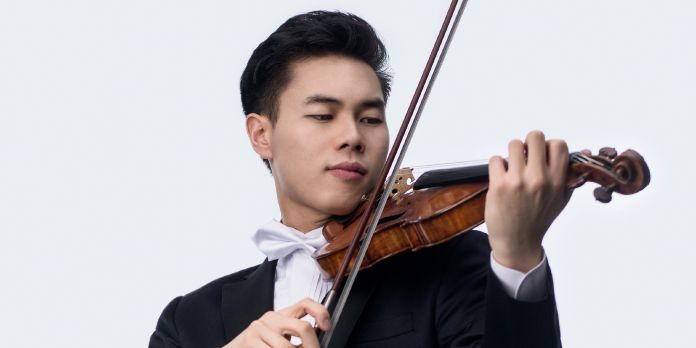 CanadaCouncil's tweet image. A DAY IN THE LIFE | Violinist @TimothyChooi: The @ViolinChannel presents the newest series of the @FMCMMCMF, featuring several Musical #InstrumentBank recipients. buff.ly/2NMhpPS
