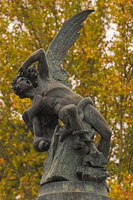 ¡¡NUEVO PODCASTIZO!! Hablamos de la estatua del ángel caído y de la historia del lugar en que se encuentra, en El Retiro. Allí hubo una célebre ermita, una aún más célebre fábrica de porcelana, un cementerio y ¡hasta un fortín de los franceses!

🎙️podcastizo.com/2021/02/pildor…