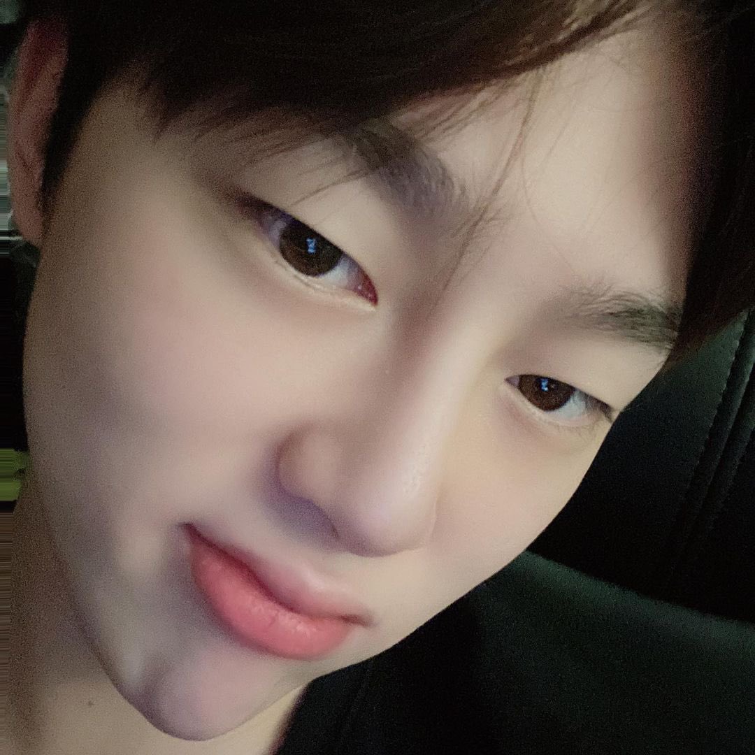komu_3434's tweet photo. 생일 축하해 빈아 🤍 https://t.co/kssw7hQn8M