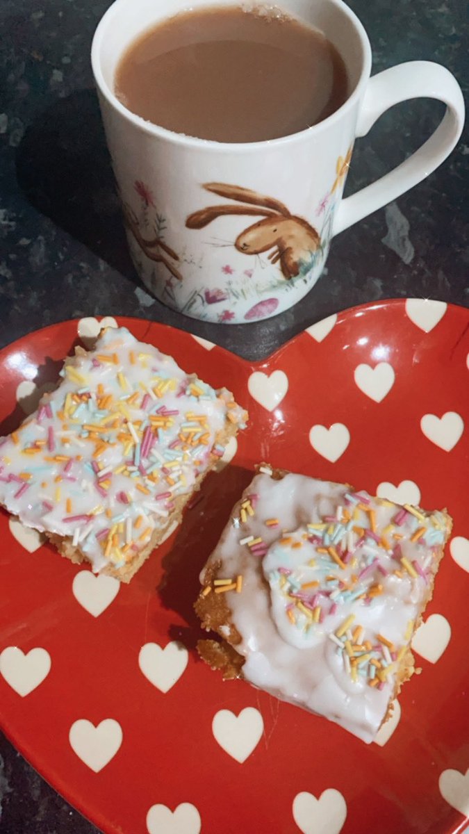 Yummy bedtime treat 🥰 🎂