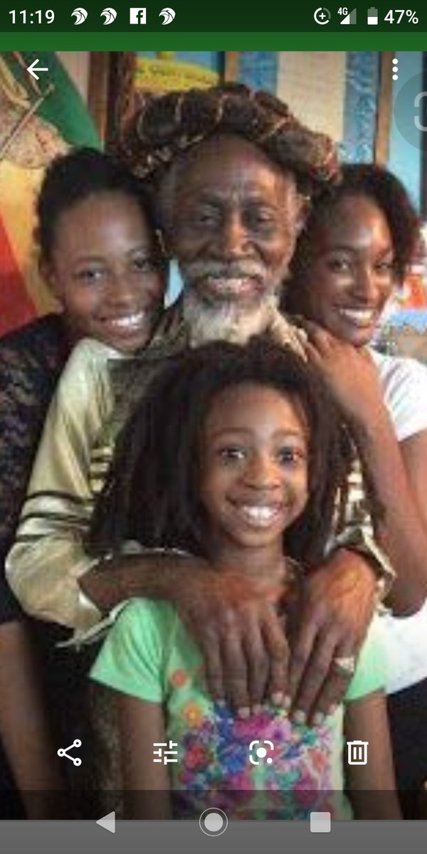 BzJosee's tweet photo. Dha only survivng wailer 🙏🏿R.I.P He lov u more🌎 https://t.co/PQNjRYbzPA