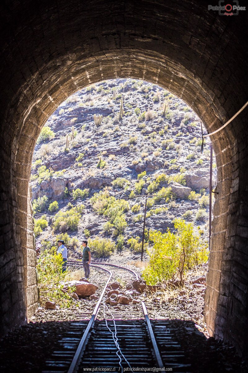 fotografoillape's tweet photo. Túnel ferroviario en Matancilla, Illapel, Choapa, Región de Coquimbo, Chile Más fotos en https://t.co/BwiQPjC8Qe Instagram: https://t.co/BwiQPjC8Qe y en Facebook: patriciopaezfotografias #illapel #tunel #tren #chile #choapa #matancilla @Sernatur @sernaturcoquimb @MeteoLaSerena https://t.co/niGNN7j7bP