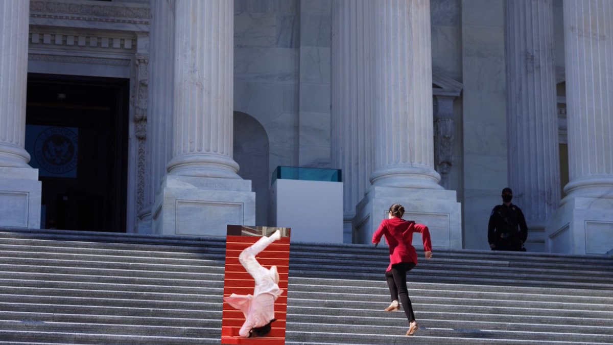 .@AOC skips stairs as she sprints past @jasonderulo falling down the east front stairs of the House at the #USCapitol.
Graphic design is my passion. https://t.co/m3IDOdbbBn https://t.co/iTsCtZynRs