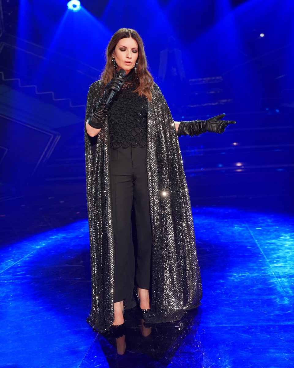 Laura Pausini tweet media