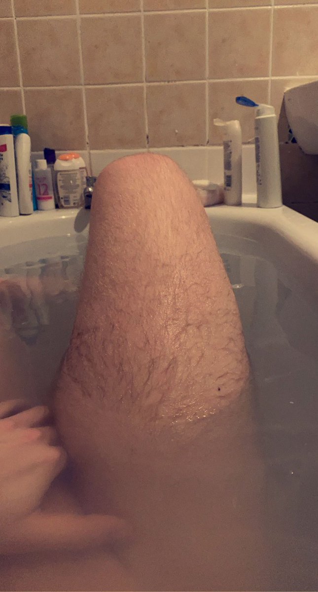 OfficalTye's tweet photo. Late baths just to chill😜😈 https://t.co/17mgelzlP0
