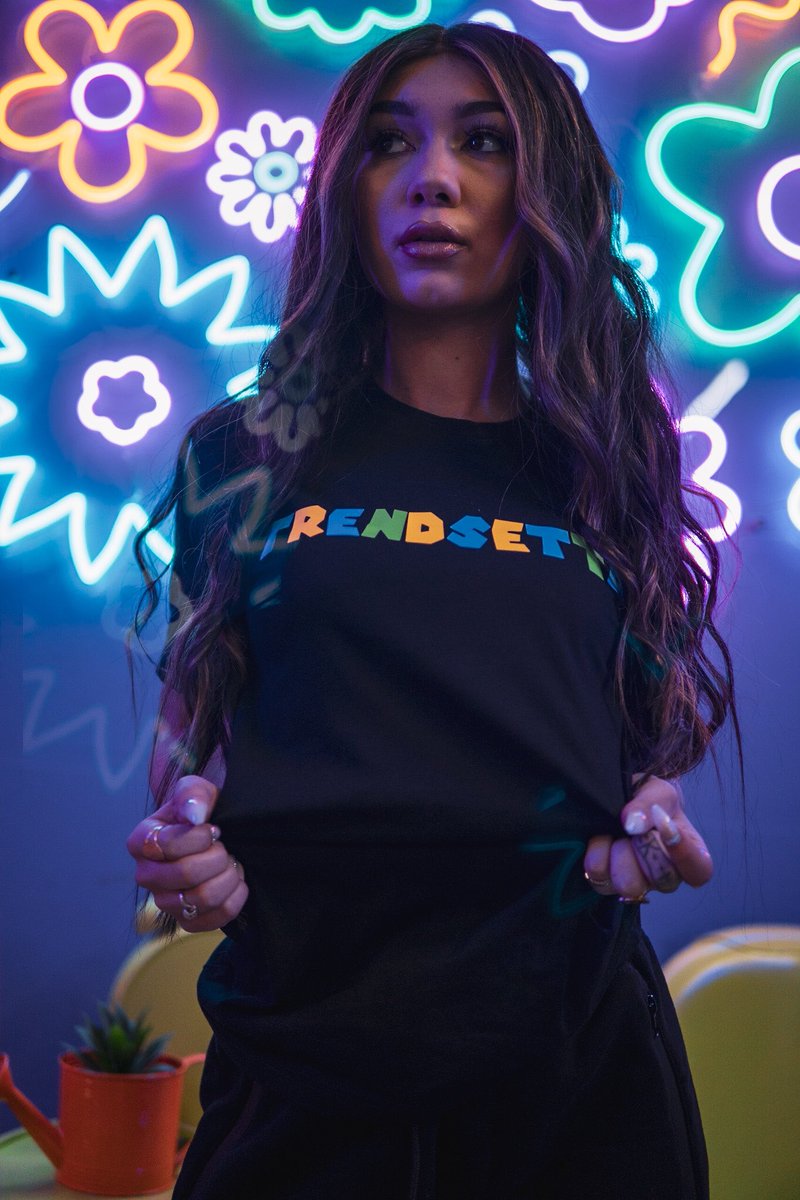 DRtheSETTA's tweet photo. New merchandise available on the site.
#BeATrendSETTA
Support my brand & cop some heat 🔥 👉🏾 https://t.co/XQ9m2npjyz https://t.co/sIy6Sd1nBu