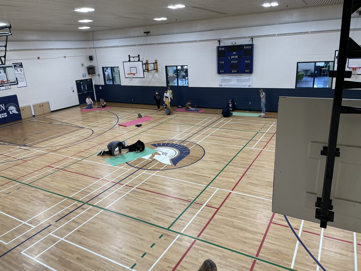 mlkneeshaw's tweet photo. Sports Med 7/8/9 students have borrowed the gym to work on our life-size skeletons! COVID-19 is making us be extra flexible this year— trying to maintain social distancing while still incorporating fun projects can be tricky. @WGMurdoch #RVSed https://t.co/qpGO1CCMOJ