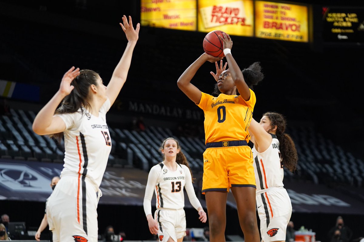 CalWBBall's tweet photo. No one else weβd want to share these moments with.
#CalWBBFam https://t.co/8VVFOuEnD5