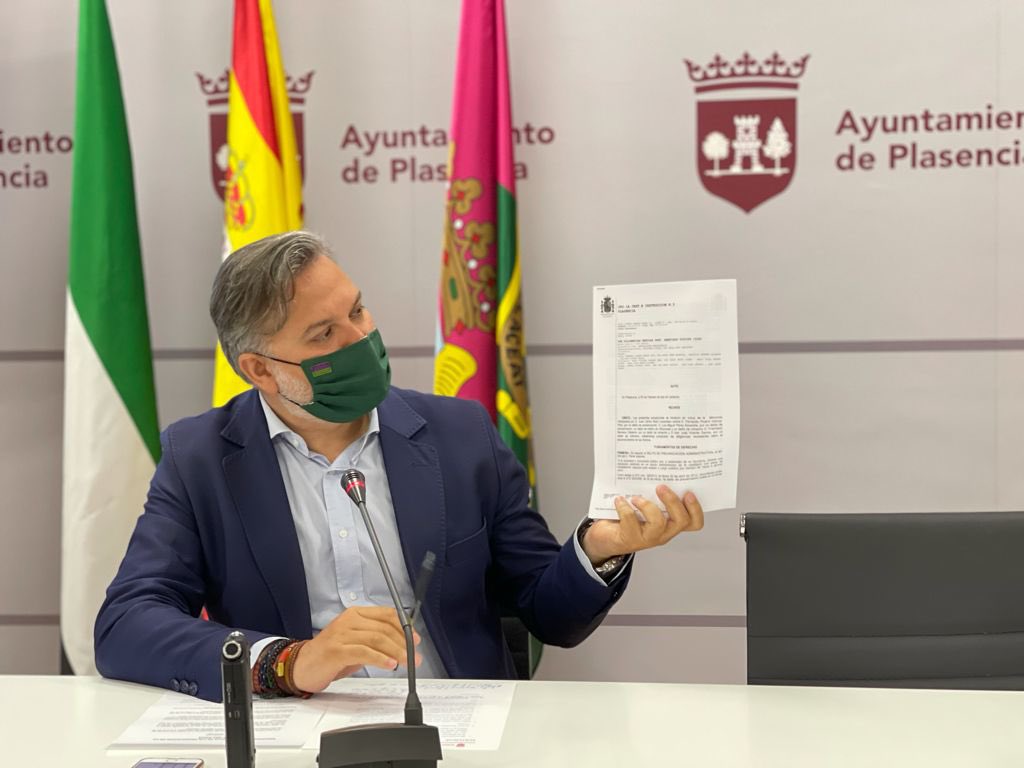 se archiva denuncia q 1extrabajador de la compañía del agua me interpuso hace 4meses ,casualmente es exconcejal del psoe,denuncia política q anunció el psoe de #plasencia en rueda de prensa.Tienen tanto éxito en la justicia como en las urnas.Gracias a cuántos confiasteis en ntros