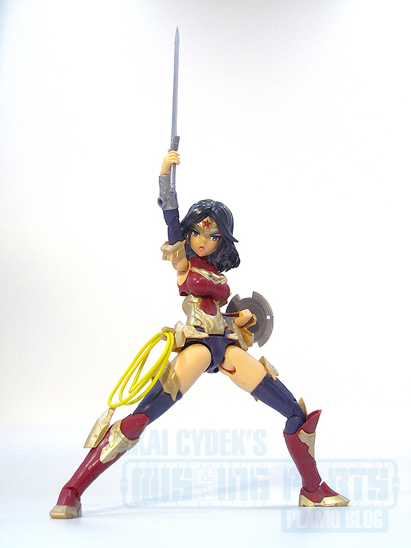 CCydek's tweet photo. I like Kotobukiya's WONDER WOMAN Character Plamodel's interpretation of the modern superheroine's design, and the kit itself is probably the most solid-feeling I've seen as far as FA Girl engineering goes. She can hold poses with strength &amp; grace🙂 https://t.co/KS3PpJqQAL