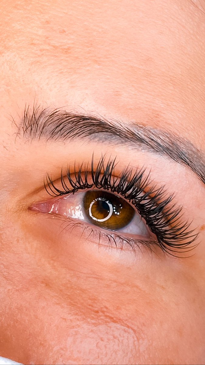 suellen35988947's tweet image. Meu coração num guenta 🥰 #ciliosfioafio #lashdesign