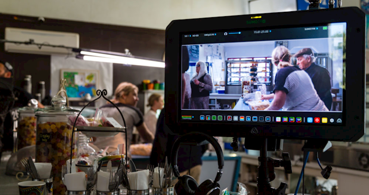 ProductionHUB's tweet photo. New Zealand-based Director, Celia Jaspers shares her experience working during the pandemic, including one of her most recent projects, Milk ⬇️

https://t.co/DfODtGP7Up https://t.co/OzHqaTRhRO