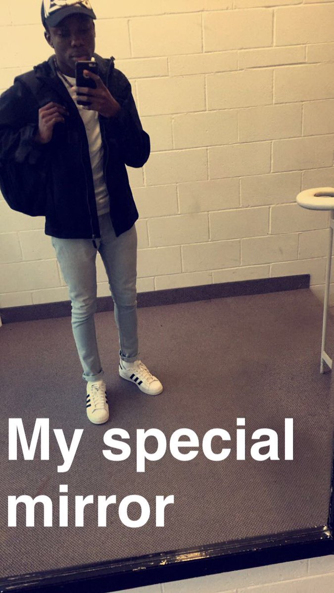 AyomideTaj's tweet image. First week in 
   🇨🇦 😂.             Vs.        Now