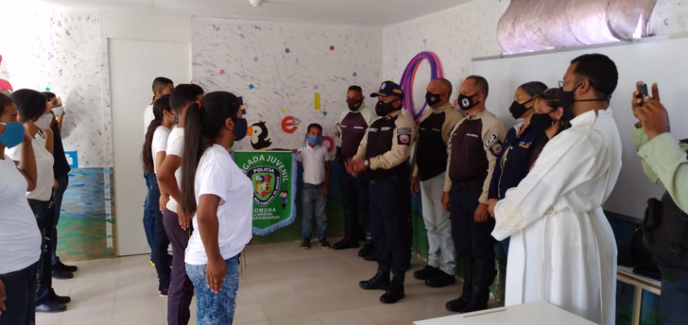 Polianaco tweet media