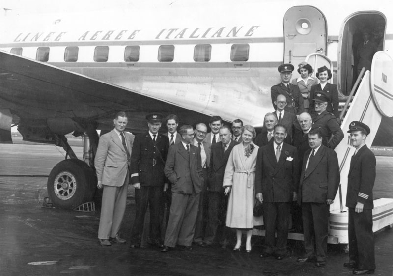 Retweeted a photo from <a href="/ShannonAirport/">Shannon Airport</a> which shows my godfather serving Marilyn Monroe. To continue in that vain, here's my dad (far right) with NYC Mayor Impellitteri. Dad was Station Manager for Linee Aeree Italiane. The mayor was traveling to visit his birthplace in Sicily.