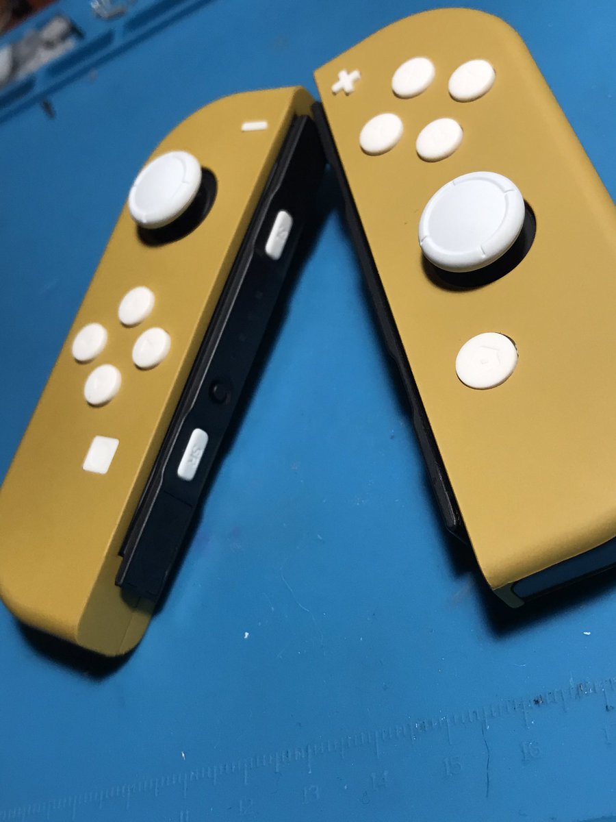 customs_sk's tweet image. Few shots before LEDs to end the night.
#custom #customjoycon #joycon #nintendo #nintendoswitch #switch