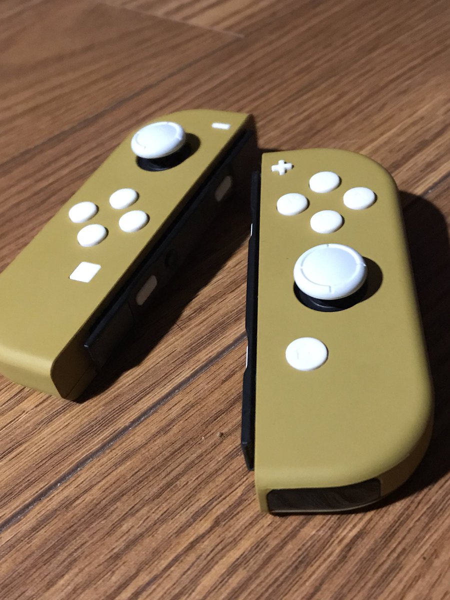 customs_sk's tweet image. Few shots before LEDs to end the night.
#custom #customjoycon #joycon #nintendo #nintendoswitch #switch