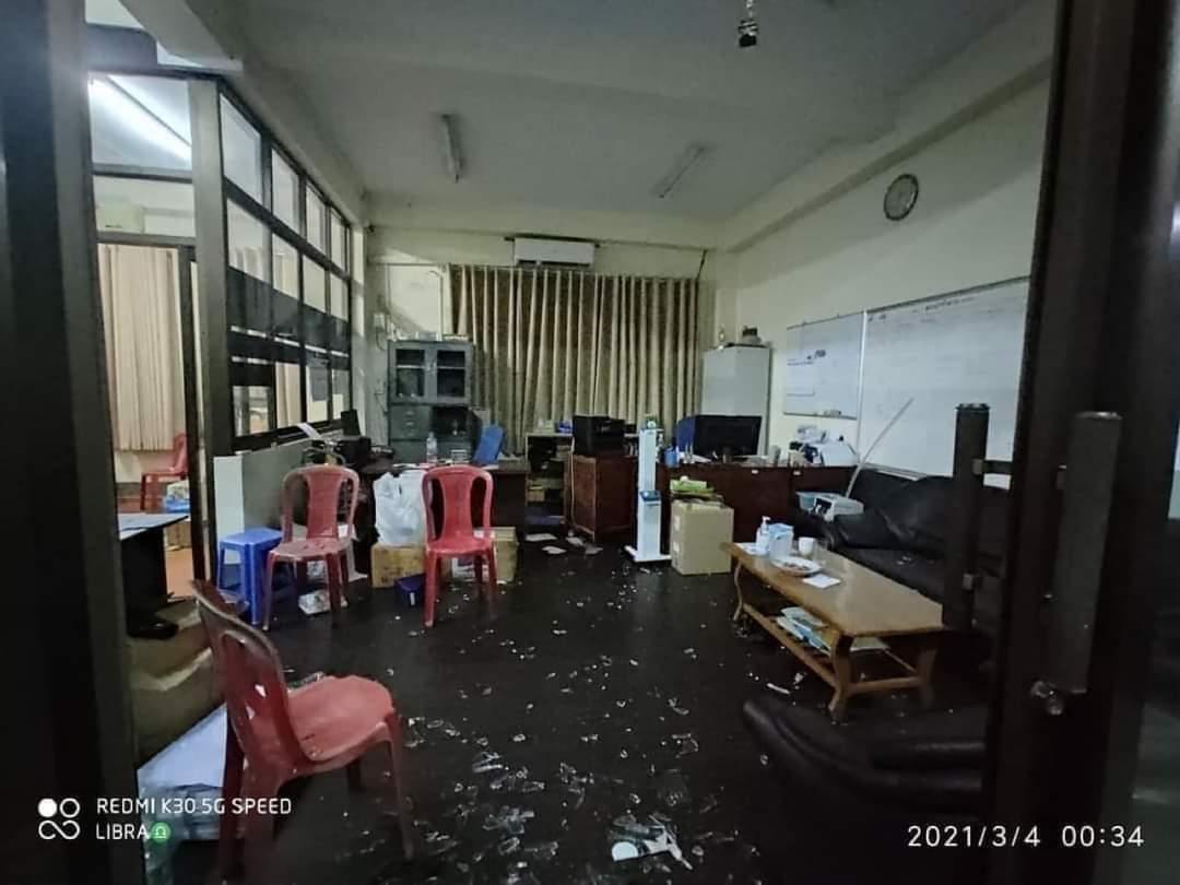wanjarbo's tweet photo. Armed thugs of the junta raided Free Funeral Service Society in Yangon #Myanmar last night and left it in debris and bloodstained. It is supposed that the employees were brutally beaten and arrested when there was no access to get help. 

#WhatIsHappeningInMyanmar
#March4Coup https://t.co/6s72LPqx83
