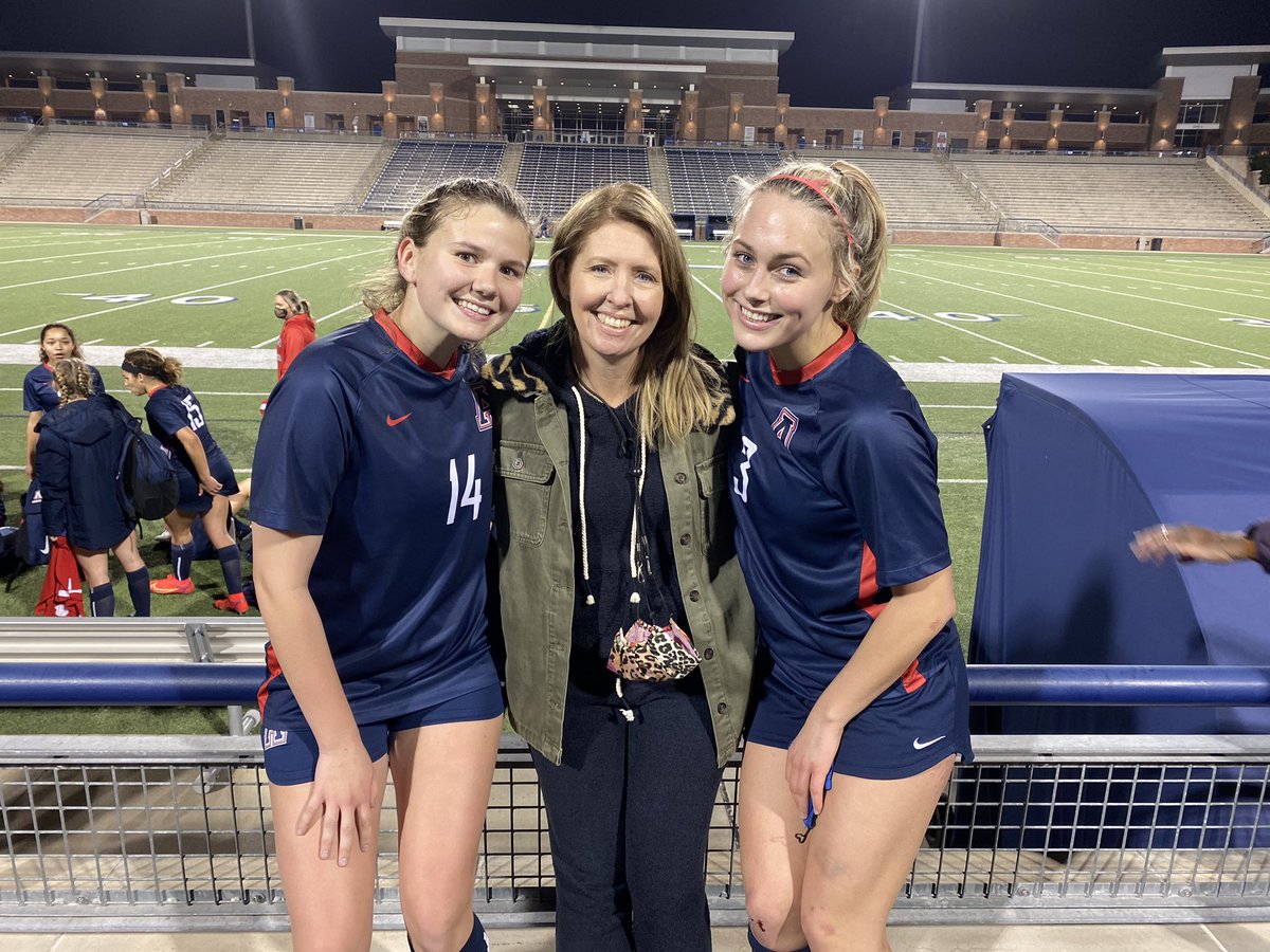 jilltate's tweet photo. Great game tonight @AHSEaglesSoccer !! Thanks for the invite ❤️🦅⚽️#teacherappreciationnight https://t.co/6tmYCfZ8XP