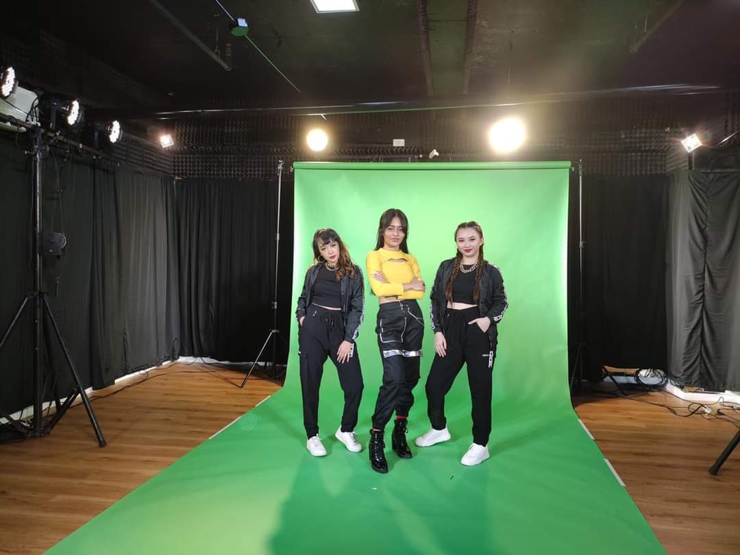 SolidVivoree02's tweet photo. 2021 Sunpiology Event with Vivoree
February 12, 2021

Dancers:
Labb Janiola @labbjaniola
Debie Rose Tiamson @debie.rose

Choreographer:
Labb Janiola @labbjaniola

#AXIS #AXISDANCE #AXIS2021 #Vivoree #Sunpiology @vivoree https://t.co/GZBdpWGhEm