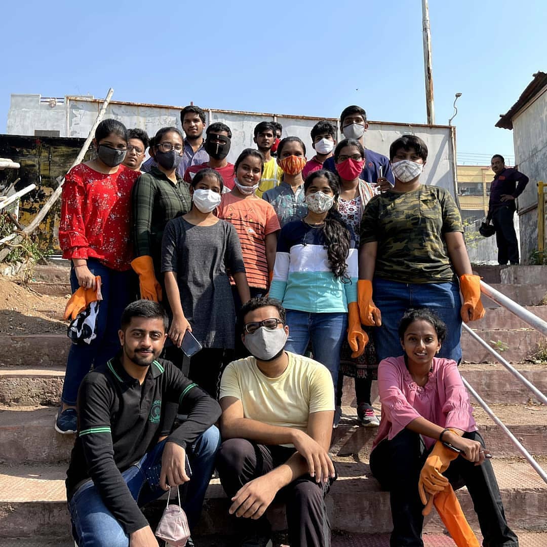 vrikshit's tweet photo. Great things can be done by an individual but, Great changes are brought by a team.

Location : Saroornagar Lake , Hyderabad
Waste collected : 1 Ton+ 

Kudos to our Hyderabad team 🇮🇳

@TelanganaCMO @TelanganaToday

#SwachhSurvekshan2021 #SwachhBharat #thodabohothai #motivation https://t.co/JUlx9beg8O