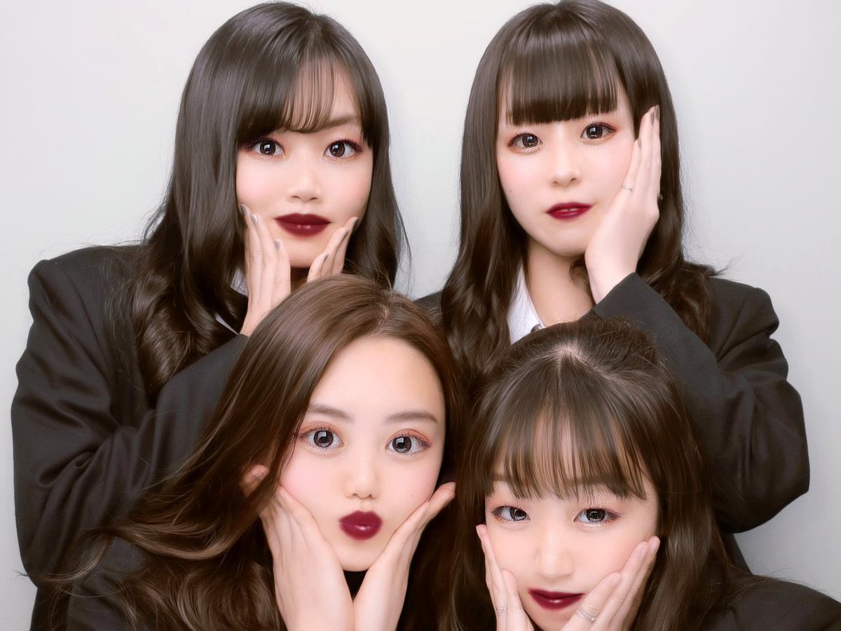 ___yuna0523's tweet photo. 卒業しました(;_;)みんな大好きです😭🤍 https://t.co/FDagEXda2O