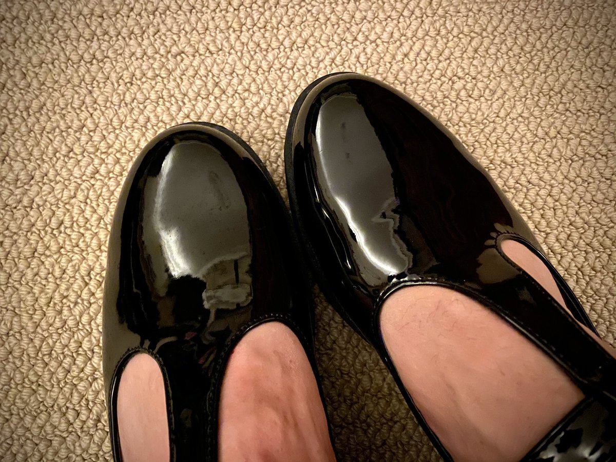 SLAtweet's tweet photo. Loving these 😍💋😘 #newarrivals #geek #schoolshoes #trannytastic #shinyshoes #flatforms https://t.co/FeeRNMapnb